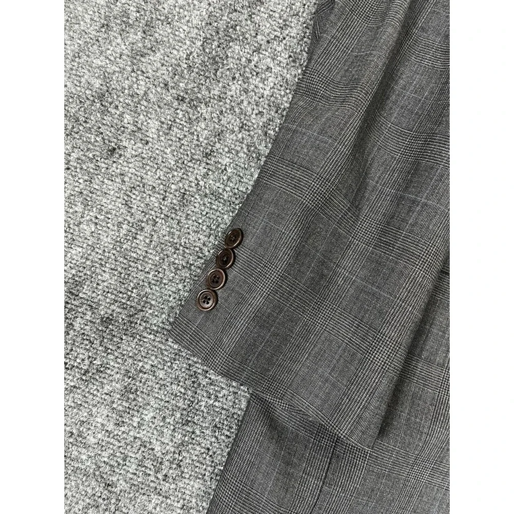 Brooks Brothers 346‎ Stretch Gray Checked 97% Wool 3%L ycra Two Button Size 46 L